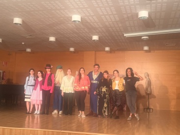 El alumnado de Teatro del Centre Municipal de les Arts de Burriana despide el curso con una representación escénica