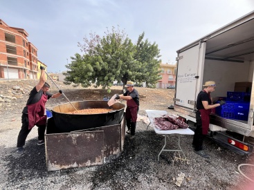 Sant Joan de Moro reparte mas de 2.000 raciones de `tombet de bou'