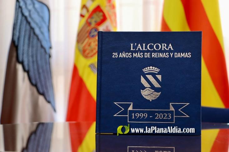 Presentan el libro 'Alcora 25 a?os m?s de reinas y damas'
