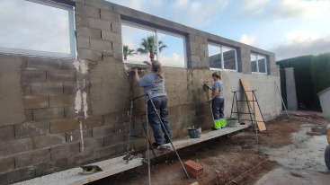 Avanzan las obras de los nuevos lavabos compartidos en La Llosa