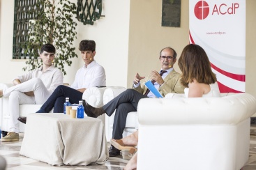 Benicàssim debate sobre los desafíos de la juventud