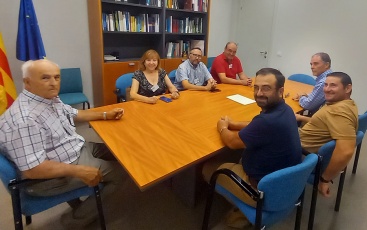 Organitzacions agràries es reuneixen amb la Conselleria d'Agricultura davant de la crisi del vi, ametlla i oliverar