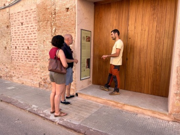 Moncofa inaugura un panell informatiu desprs de restaurar la muralla medieval