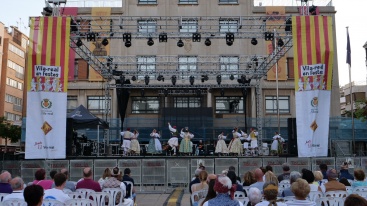 Mostra de dansa tradicional organitzada pel Grup de Danses El Raval