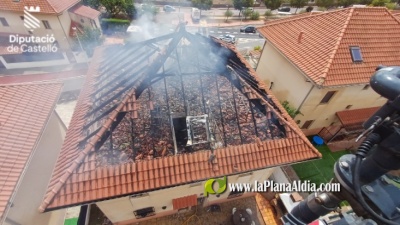 Un llamp provoca l'incendi a un habitatge de la Vall d'Uixó