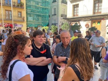 Compromís assistix a la concentració per exigir l'eliminació de les taxes a les ONGs de rescat marítim de Borriana