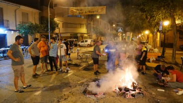 Tres barrios y Els Lluïsos celebran la Nit de la Xulla en Vila-real