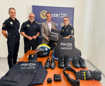 Castelló renueva la uniformidad de la Policía Local con casi un 40% más de inversión económica