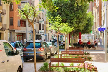 Recta final de les obres de la Zona de Baixes Emissions al carrer Sant Lluís