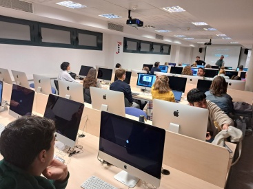 xito del curso de IA prctica para comunicadores de adComunica