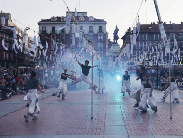 La compañía Visitants representará 'Mascletà poética' y 'Olea' este fin de semana en Les Alqueries y Eslida