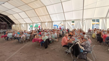 La procesión del traslado y la merienda para la gente mayor ponen el broche final a las fiestas patronales de Almenara 2025