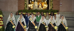 Multitudinaria ofrenda floral a la patrona de Les Alqueries