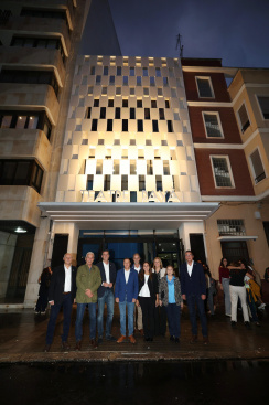 Burriana reinaugura la fachada del Teatro Pay con un exclusivo showcase de Europa FM con Leire Martnez