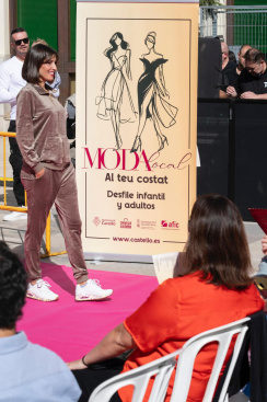 Éxito en la nueva edición de `Moda Local al Teu Costat' en la plaza Mayor de Castelló