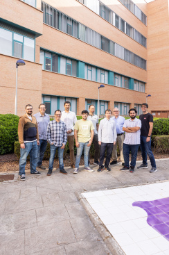 La UJI ultima un proyecto de investigación para mejorar la integración de energías renovables con baterías en la red eléctrica