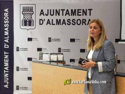 Almassora reúne a pymes, comercios y alumnos en el desayuno coloquio ‘Buenas prácticas’, con motivo de la celebración del Día del Comercio Local