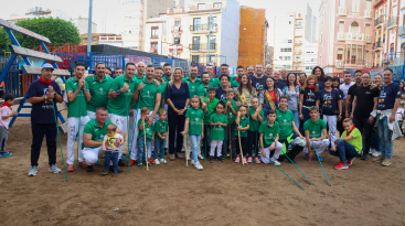 Miles de aficionados llenan las calles de Onda en el primer encierro de la Fira 2025
