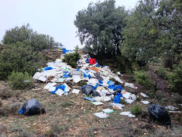 El Ayuntamiento de Morella denuncia el vertido incontrolado de material de obra