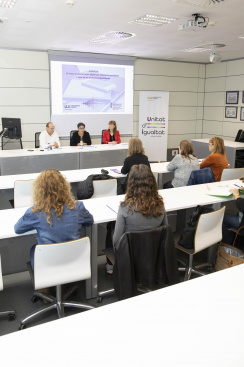 La UJI impulsa la conciliación y la salud laboral con la presentación de su política de desconexión digital