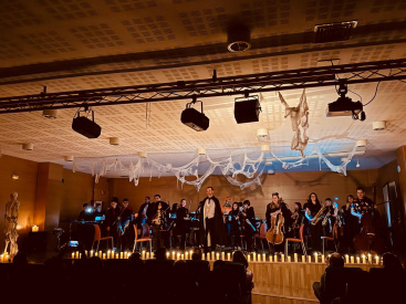 El Centre Municipal de les Arts de Burriana representa 'Concierto de Medianoche' con motivo de Halloween