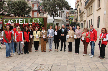 La alcaldesa de Castelln participa en el Da de la Banderita de Cruz Roja Castelln