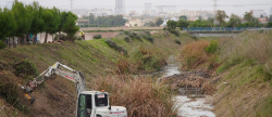 Avanza en los trabajos de conservación y mantenimiento en encauzamientos del Palmaret Alto y Bajo en el barranco del Carraixet