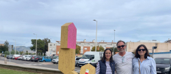 La plaza Josefina Lopez del Grao suma una escultura que homenajea a los vecinos y vecinas