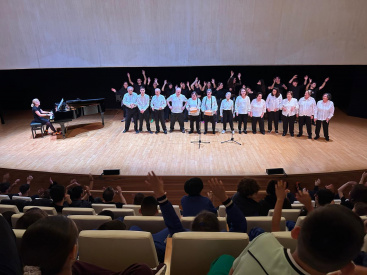 Encuentro intergeneracional en el Palau de les Arts Reina Sofia de Valencia