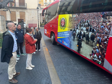 La Entrada de Toros y Caballos viajar por Espaa en autobs