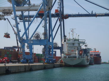 PortCastell assol un acord histric entre estibadors i terminals que permetr guanyar en trfics i en competitivitat