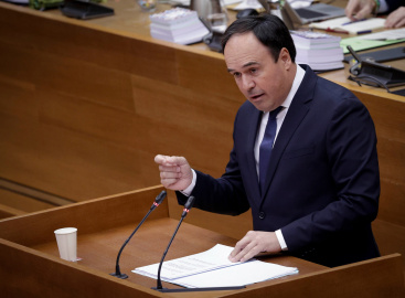 Juanfran Prez Llorca defiende el pacto de Les Corts y promete 'avanzar con el Consell del cambio y mirar al futuro' en su discurso de investidura