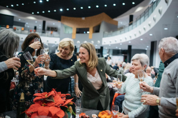 El Ayuntamiento de Castelln rinde homenaje a las personas mayores en el brindis navideo
