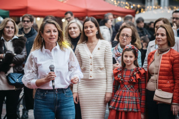 La Fireta de Santa Llucia re�ne a vecinos y visitantes en la XXI edici�n en la plaza Mallorca