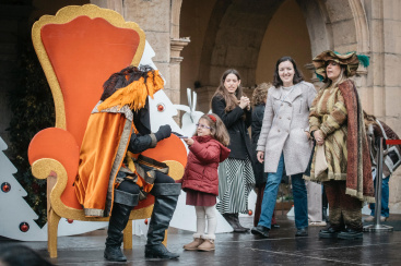 �xito de participaci�n en la llegada del Cartero Real a Castell�n durante unas Navidades m�s inclusivas