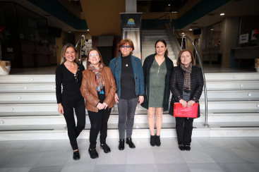 Las ganadoras del primer sorteo de �El Nadal i els Reis tenen premi� canjean 3.000 euros en compras en Burriana