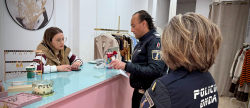 La Polic�a Local de Onda refuerza la seguridad y el apoyo al comercio local en la campa�a navide�a