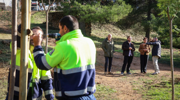 Onda inaugura una zona verde junto al Centro de D�a de Alzheimer con 78 �rboles gracias a Sanitas