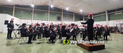 la-musica-de-la-banda-la-rondalla-y-el-coro-de-benassal-inauguran-la-navidad-en-la-localidad