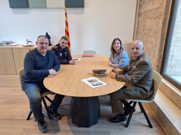 La alcaldesa de Betxí, Carla Nebot, recibe al Subdelegado de Defensa en una visita institucional