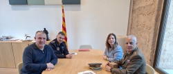 La alcaldesa de Betx, Carla Nebot, recibe al Subdelegado de Defensa en una visita institucional