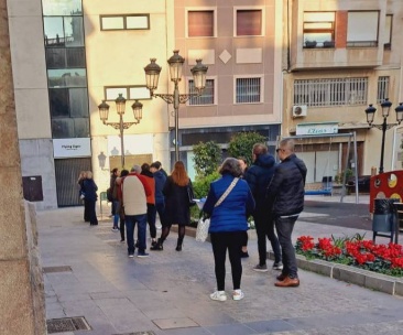 Compromís denuncia el retorn de les cues a l'Ajuntament de Castelló per l'eliminació de la cita prèvia