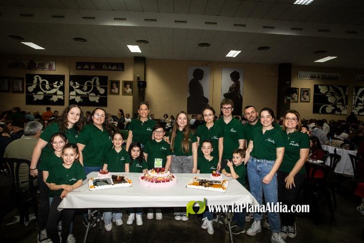 M?s de mil fallers celebren el tradicional 'Pa i Porta Faller' a Burriana