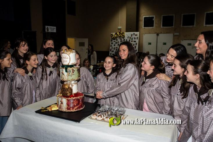 M?s de mil fallers celebren el tradicional 'Pa i Porta Faller' a Burriana