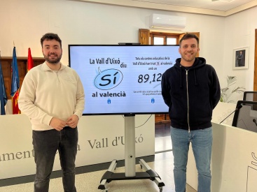 El Ayuntamiento de la Vall d'Uixo alerta sobre la reducción de horas lectivas en valenciano