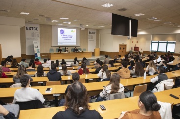 La UJI reconoce los trabajos de investigación del estudiantado participante en el programa «Estudia e investiga»