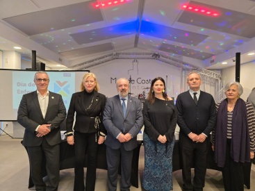 Isabel Almodóvar reivindica la labor esencial de las enfermeras en la gala del COECS: 'Cada día debería ser el Día de la Enfermería'