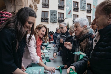 Castellón inicia el reparto de los 50.000 llibrets de las fiestas de la Magdalena