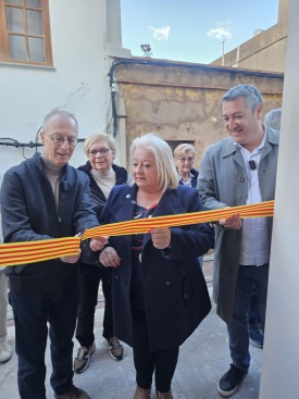 Inauguran la exposición de pintura de Manu Parra en Oropesa del Mar