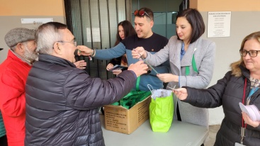 Gran participación en el reparto de llibrets de las fiestas de la Magdalena